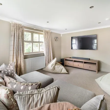 5 Bed In Oc-lr047