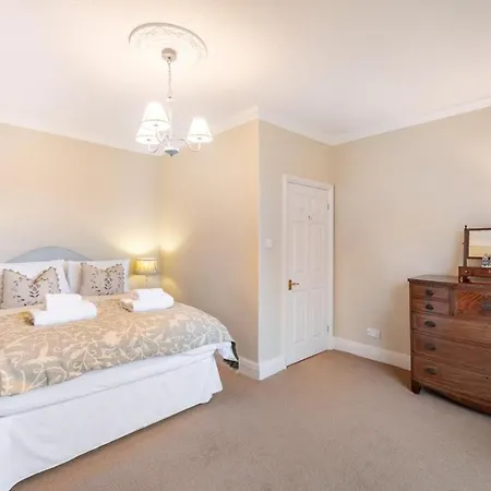 5 Bed In Oc-lr047